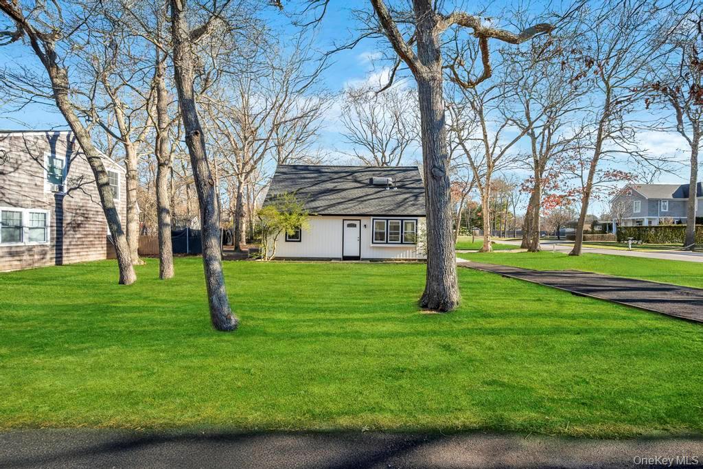 15 Ocean Avenue, East Quogue, NY 11942