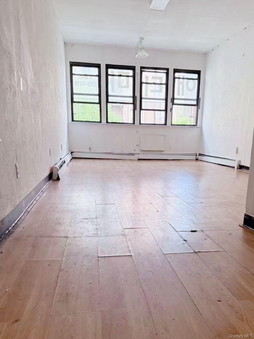 36-24 union st # 3 Floor ( Front unit), Flushing, NY 11354