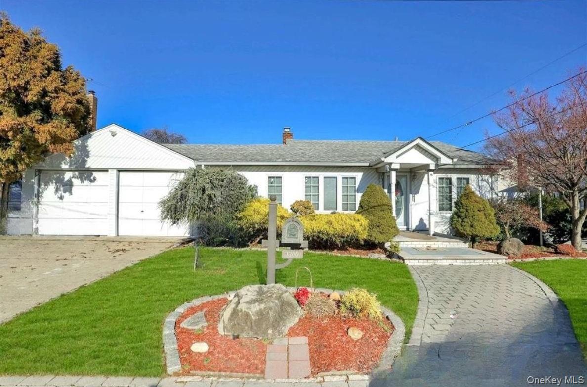 1300 P Street, Elmont, NY 11003
