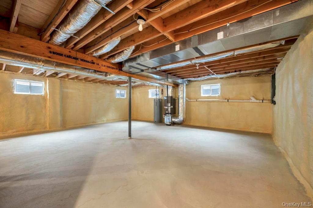 42 Volta Drive, Deer Park, NY 11729