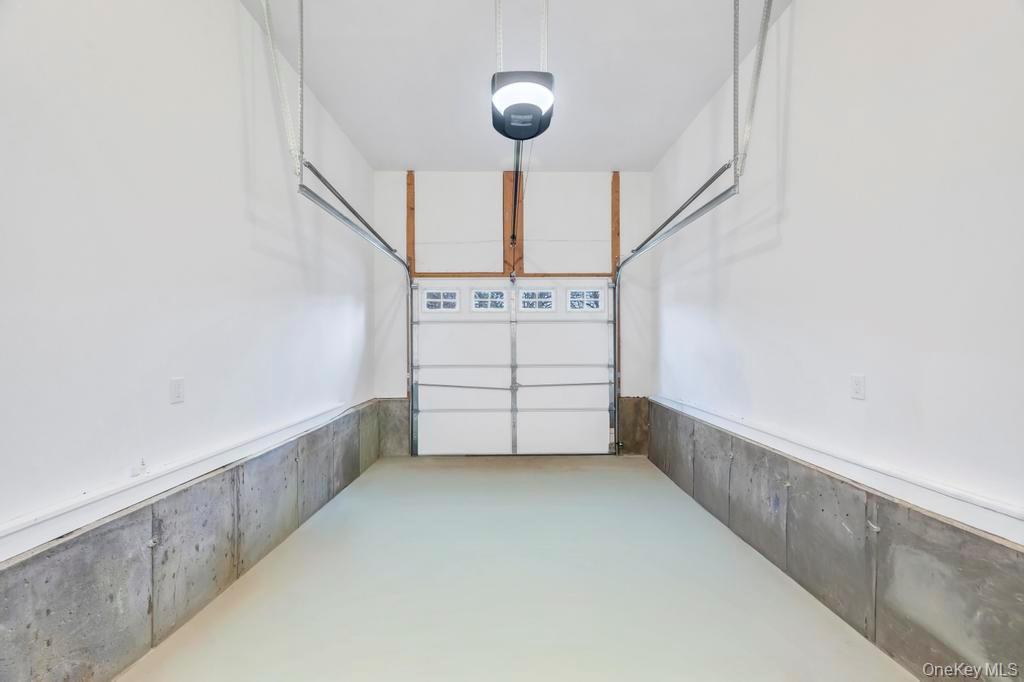 42 Volta Drive, Deer Park, NY 11729