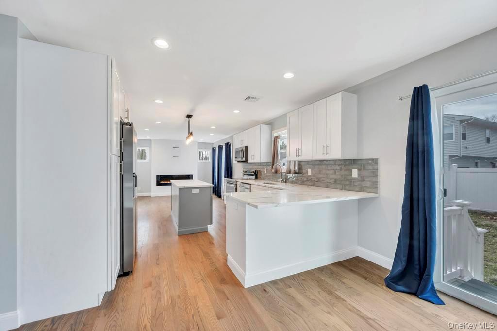 42 Volta Drive, Deer Park, NY 11729