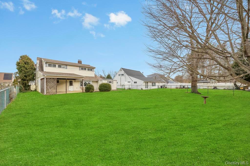 10 Grape Lane, Hicksville, NY 11801