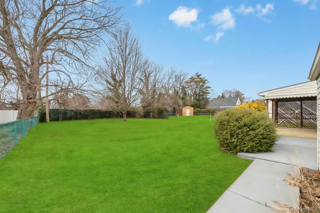 10 Grape Lane, Hicksville, NY 11801