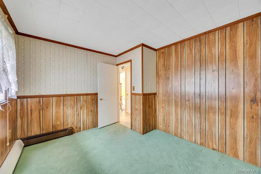 10 Grape Lane, Hicksville, NY 11801