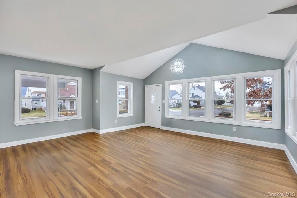 17 Sapir Street, Valley Stream, NY 11580