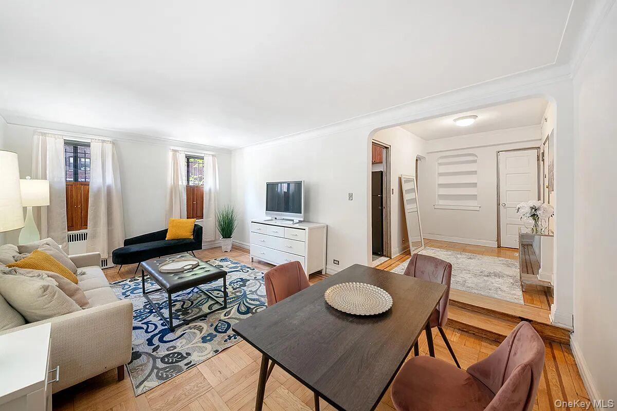 303 E 37th Street # 1D, New York (Manhattan), NY 10016
