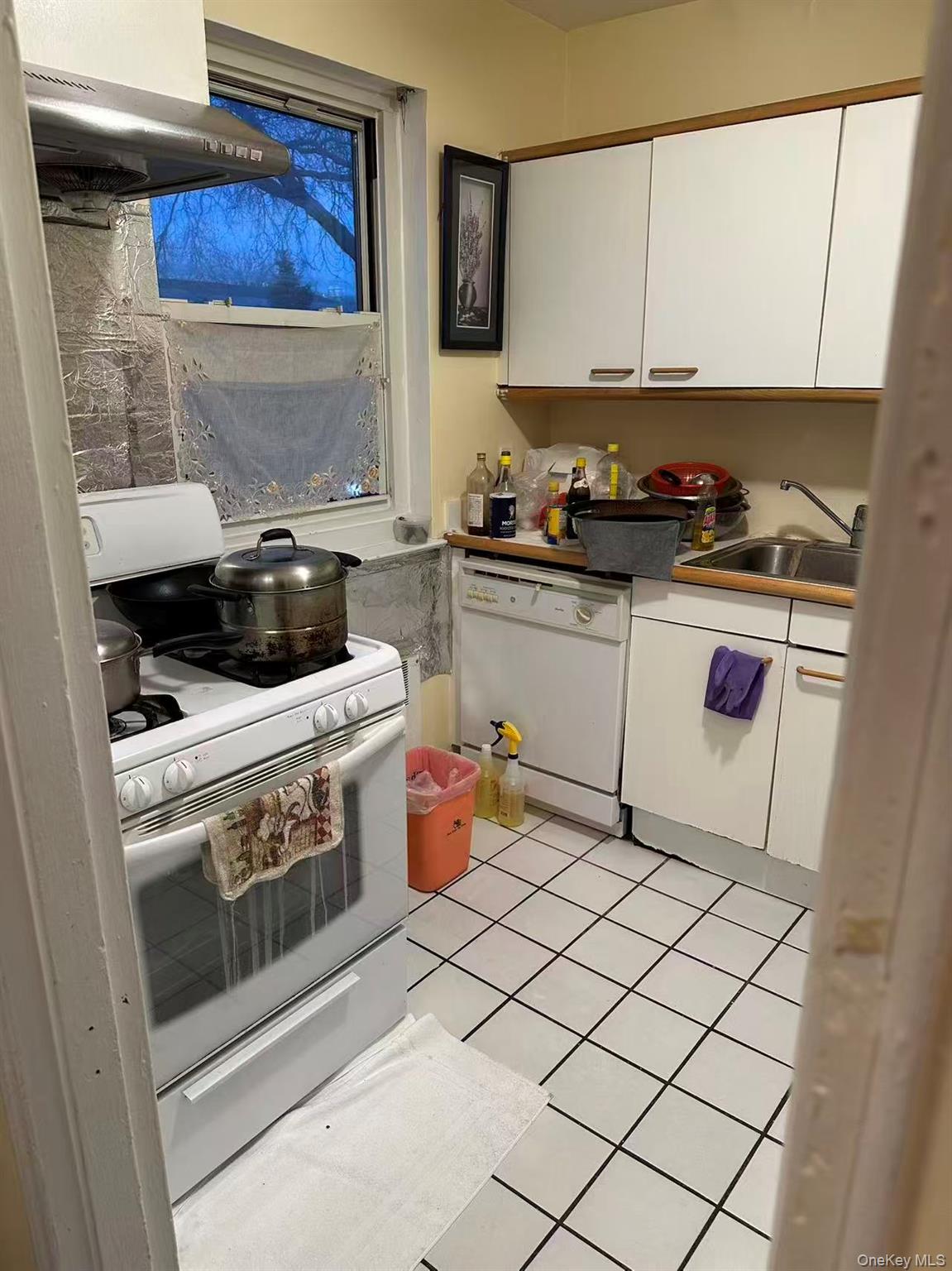 6739 150th Street # 350B, Kew Garden Hills, NY 11367