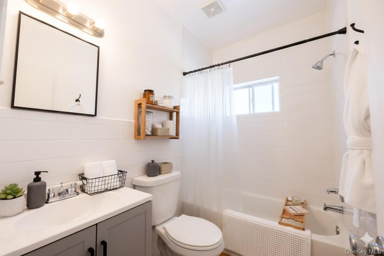 1550 Montauk Highway # 1B, Mastic, NY 11950