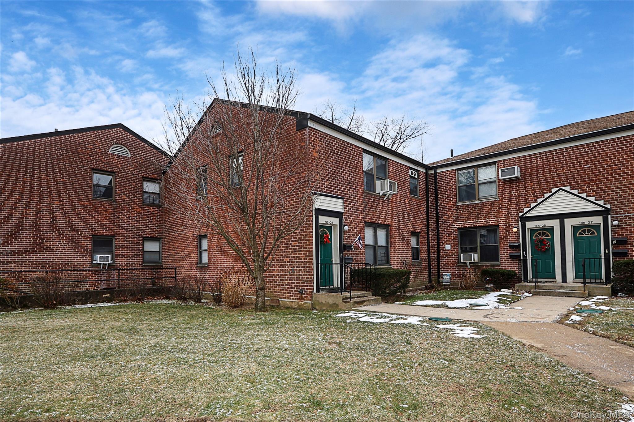 196-23 73rd Ave # 2, Fresh Meadows, NY 11365