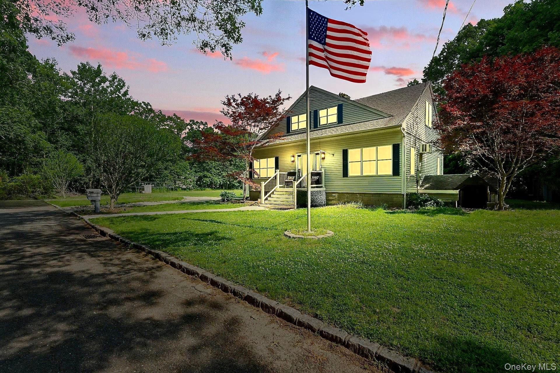 3 Alabama, Brookhaven, NY 11776