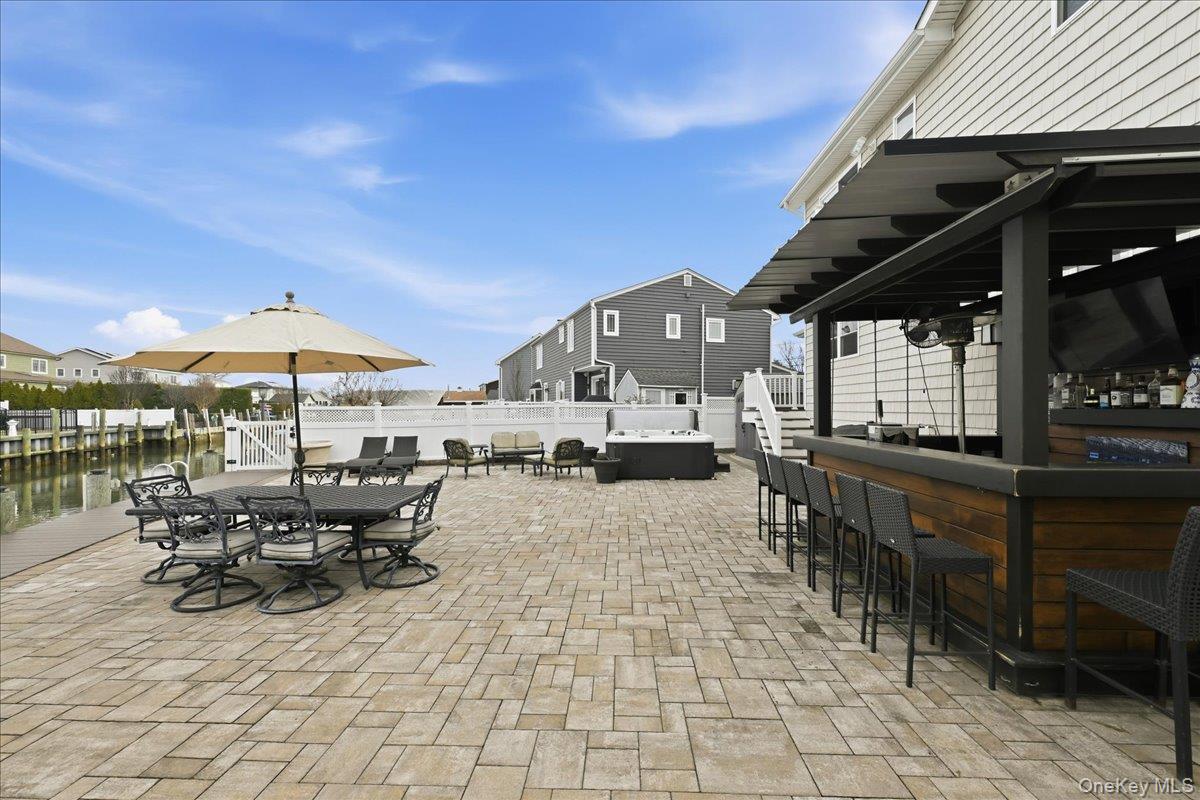 3 Neptune Place, Massapequa, NY 11758