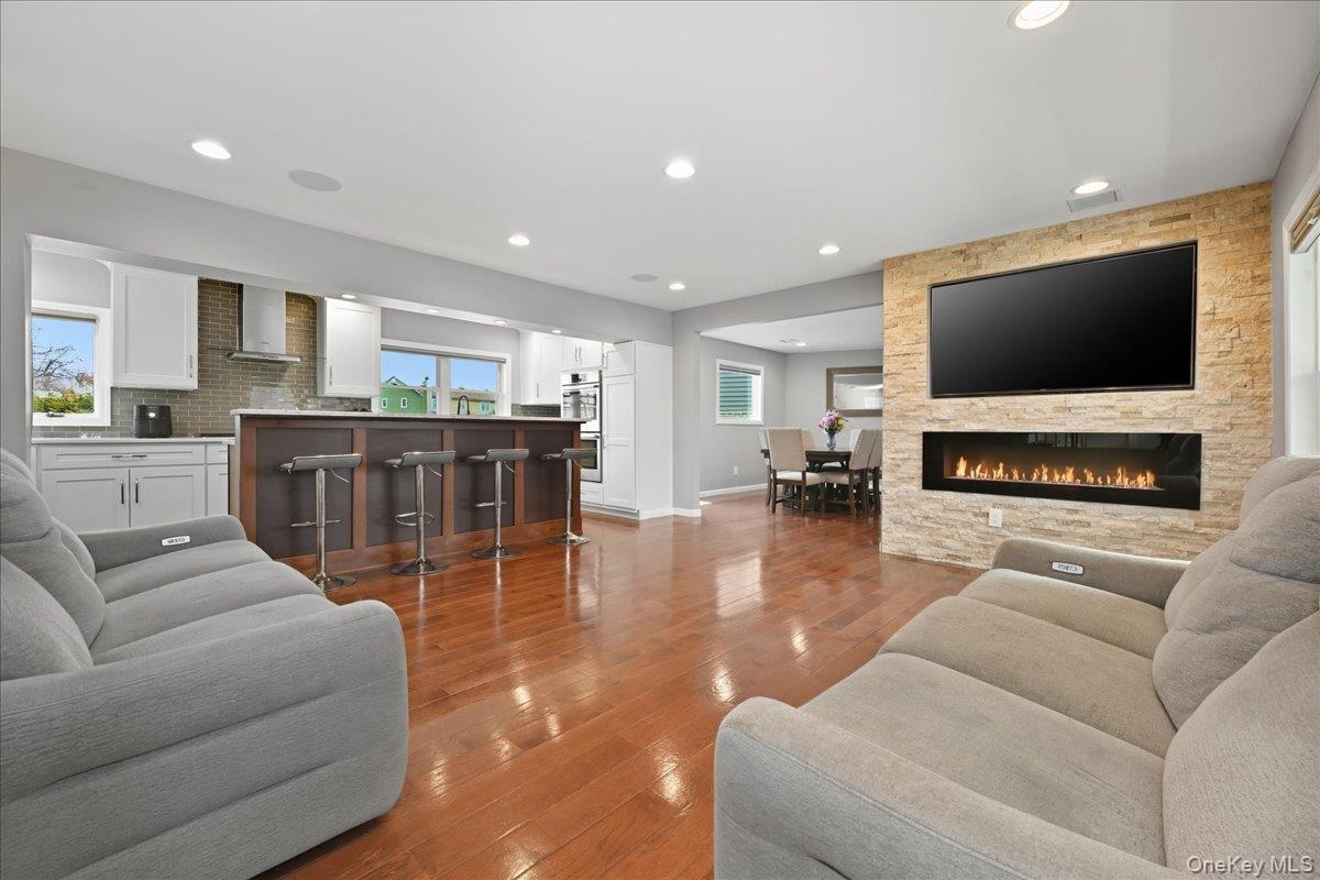 3 Neptune Place, Massapequa, NY 11758