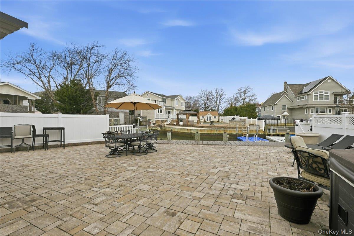 3 Neptune Place, Massapequa, NY 11758