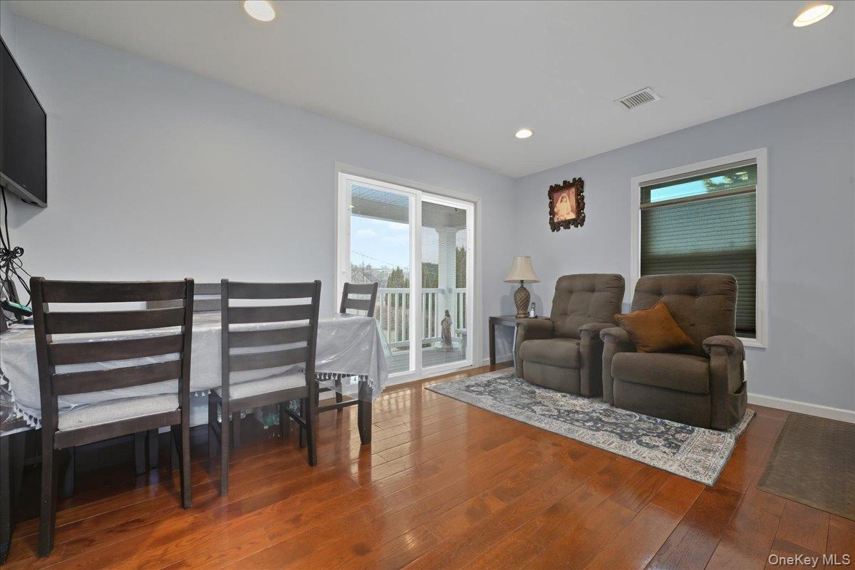 3 Neptune Place, Massapequa, NY 11758