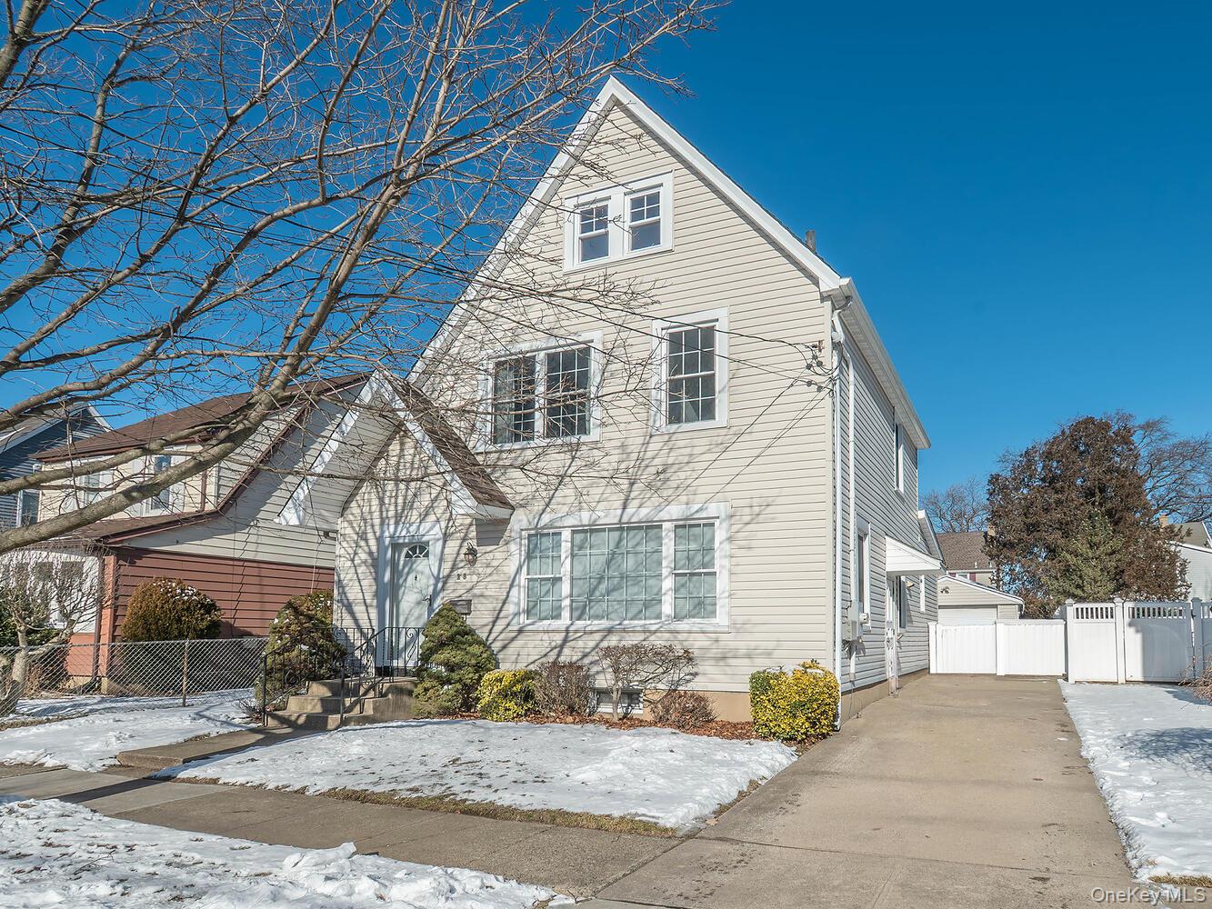 25 Princeton Street, Williston Park, NY 11596