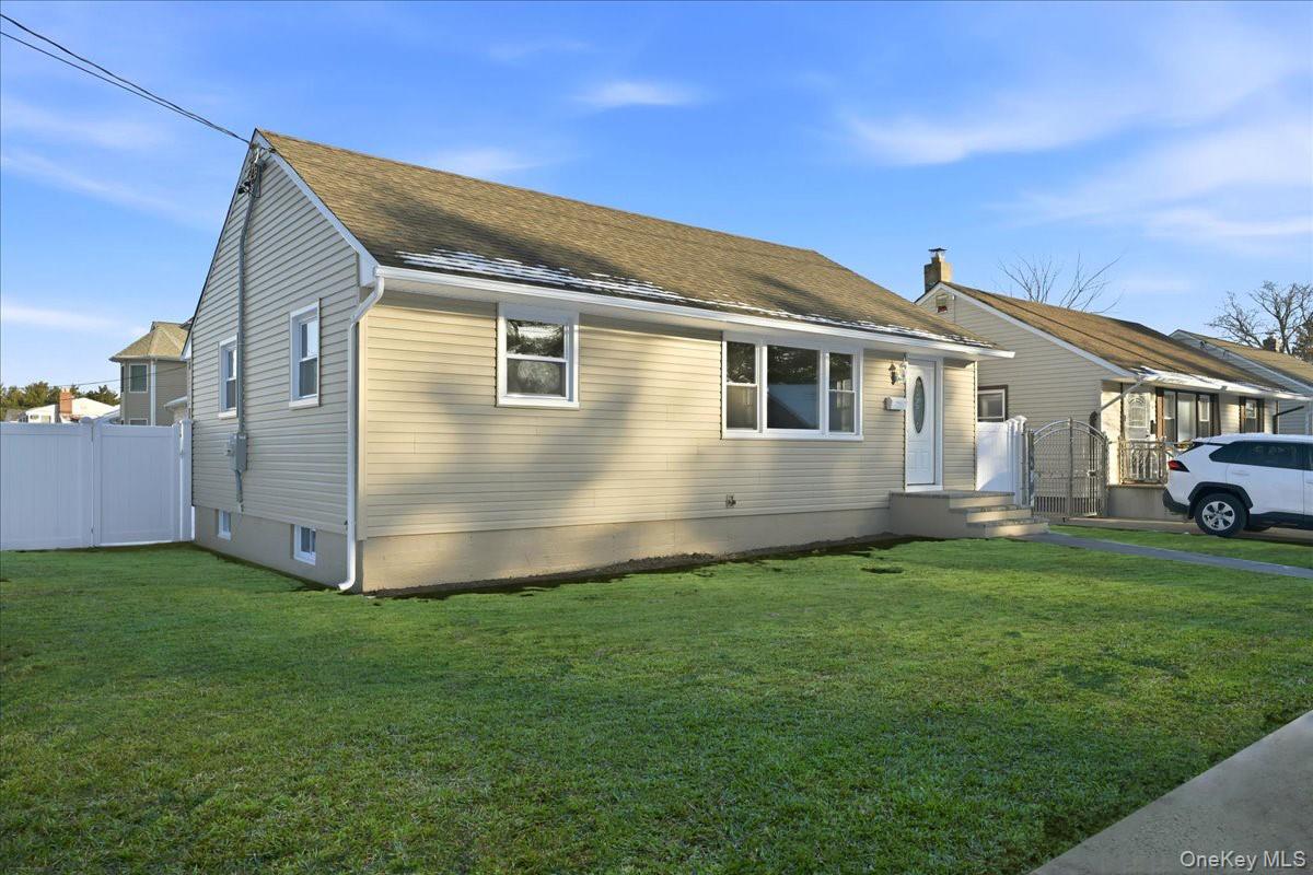 70 Nevada Street, Hicksville, NY 11801