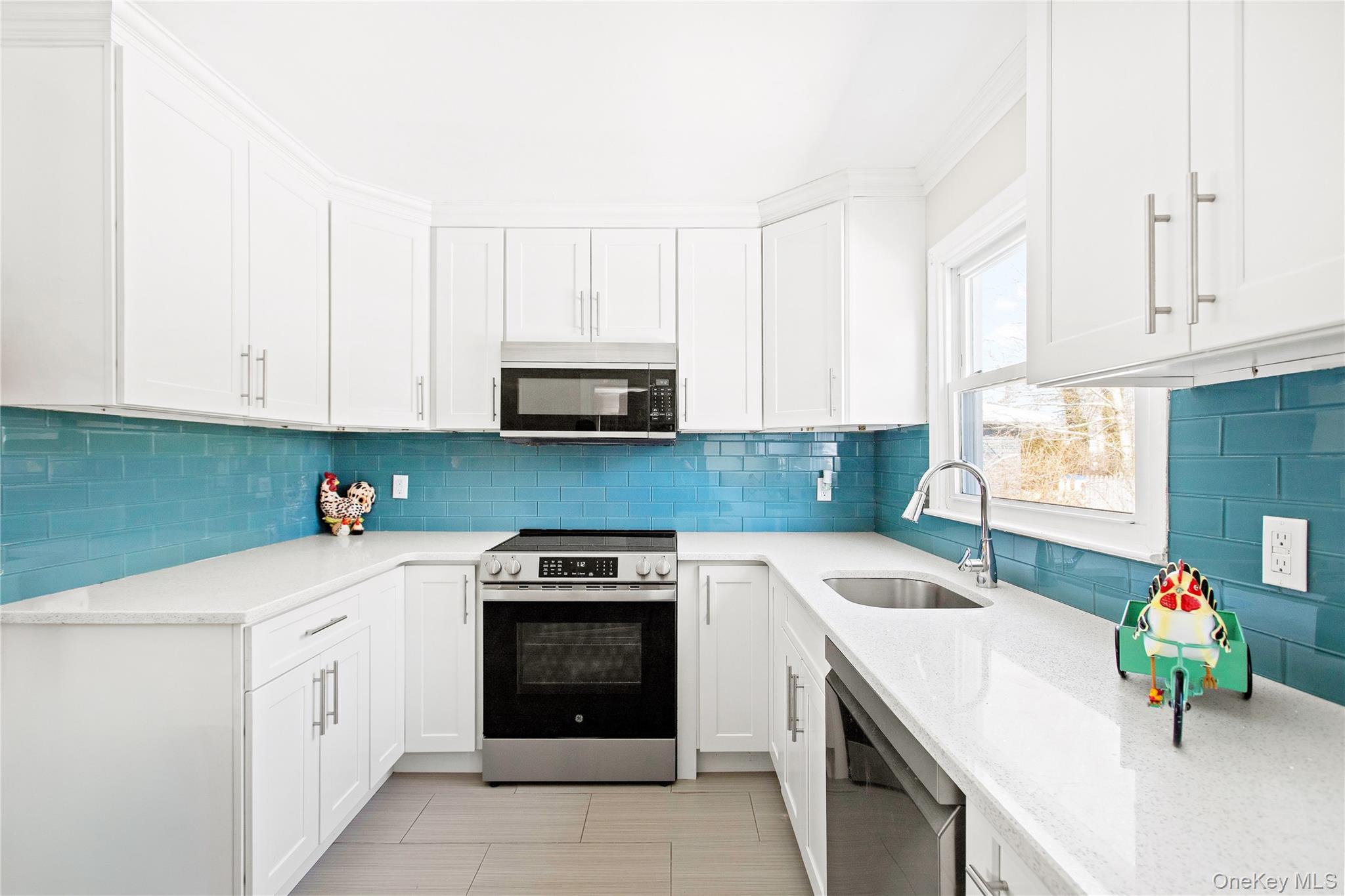 21 Innis Avenue, Ronkonkoma, NY 11779