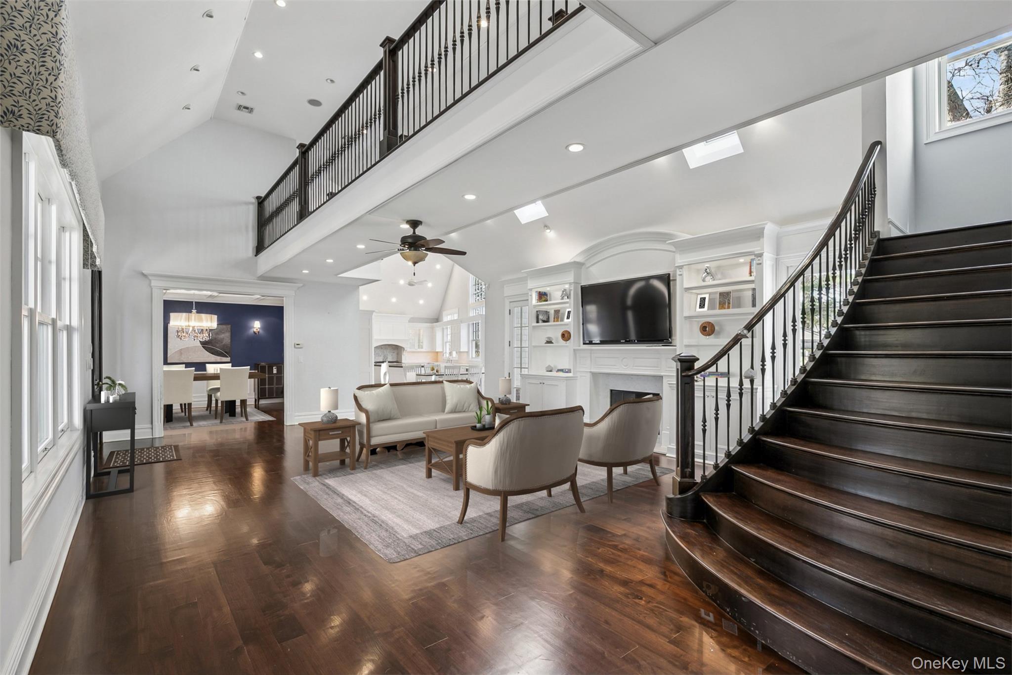 3 The Brae, Woodbury, NY 11797