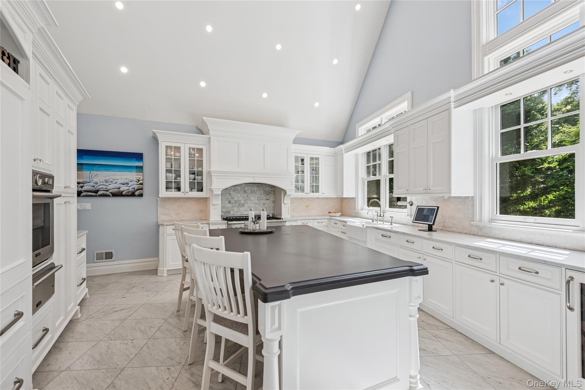 3 The Brae, Woodbury, NY 11797