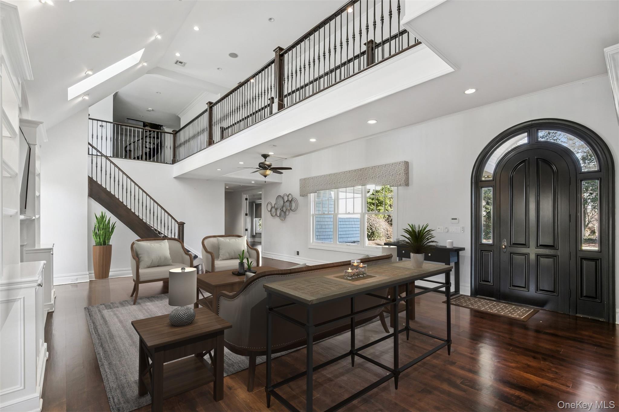 3 The Brae, Woodbury, NY 11797