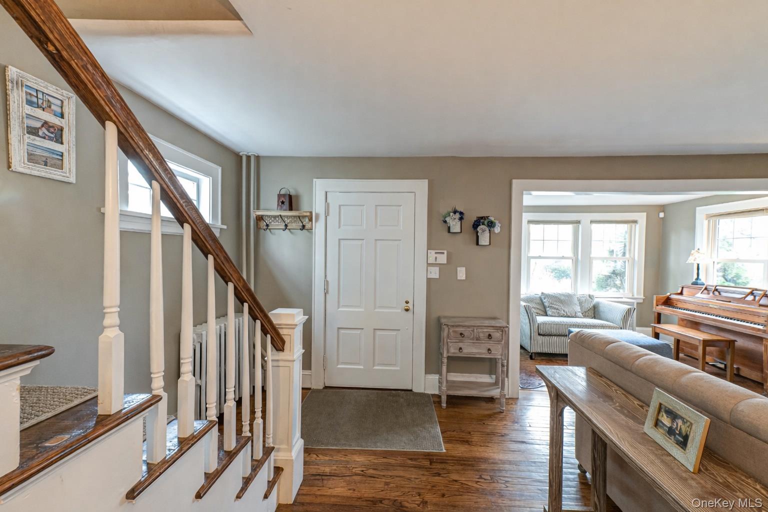 75 Bar Beach Road, Port Washington, NY 11050