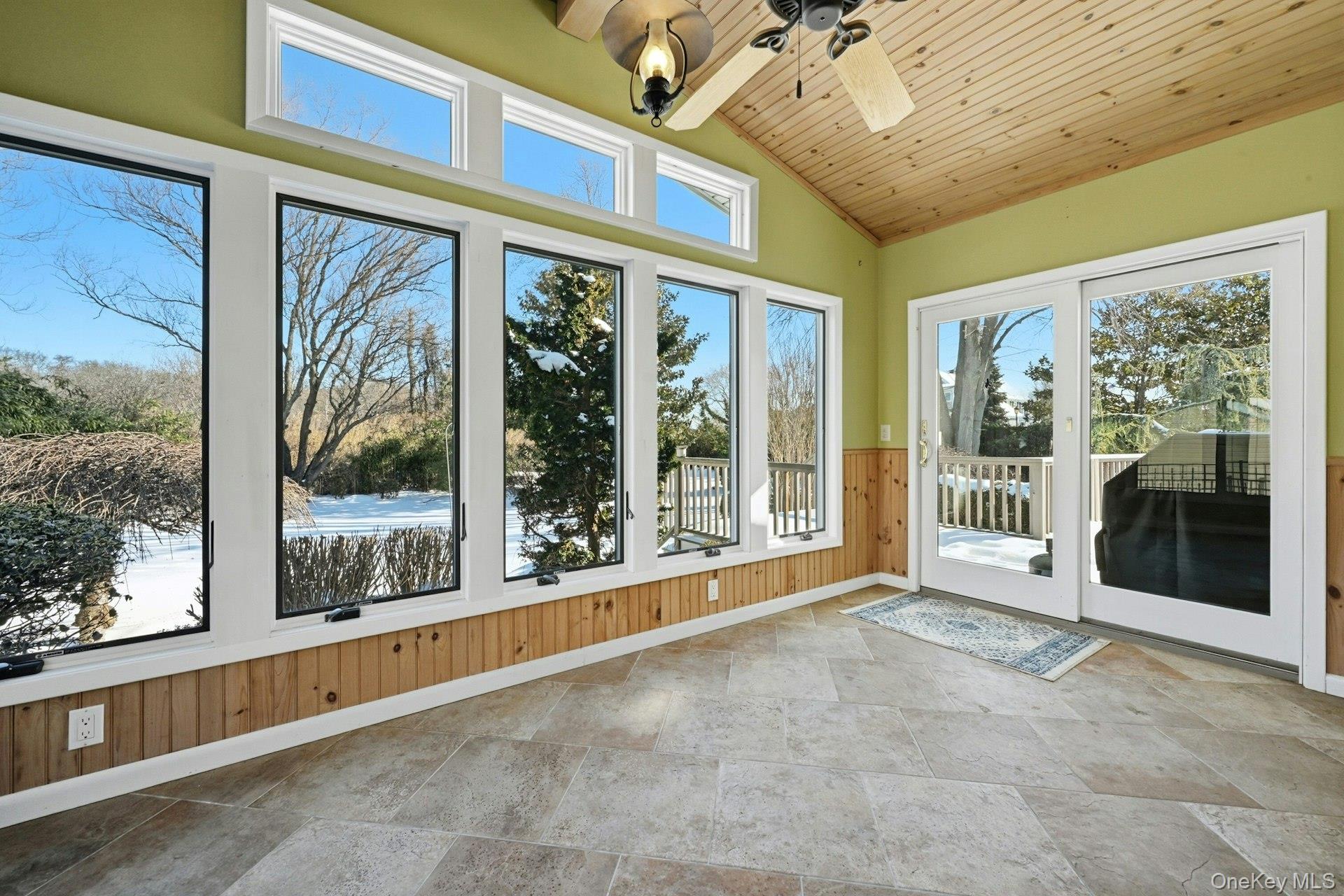 205 Oak Neck Lane, West Islip, NY 11795