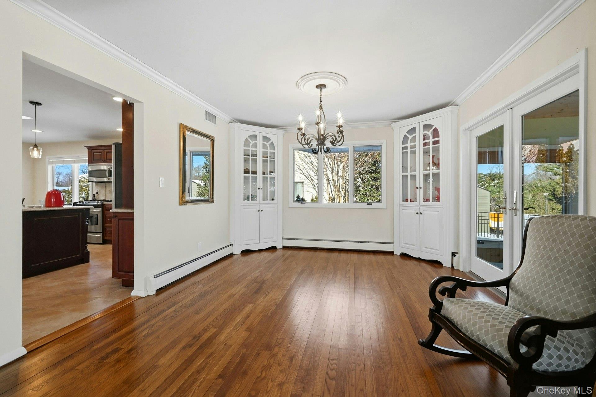 205 Oak Neck Lane, West Islip, NY 11795