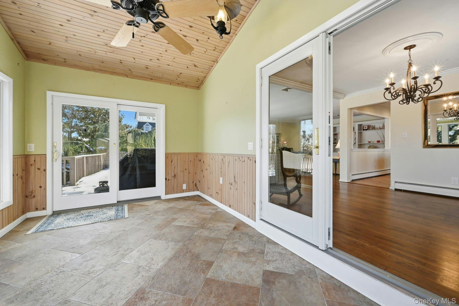 205 Oak Neck Lane, West Islip, NY 11795