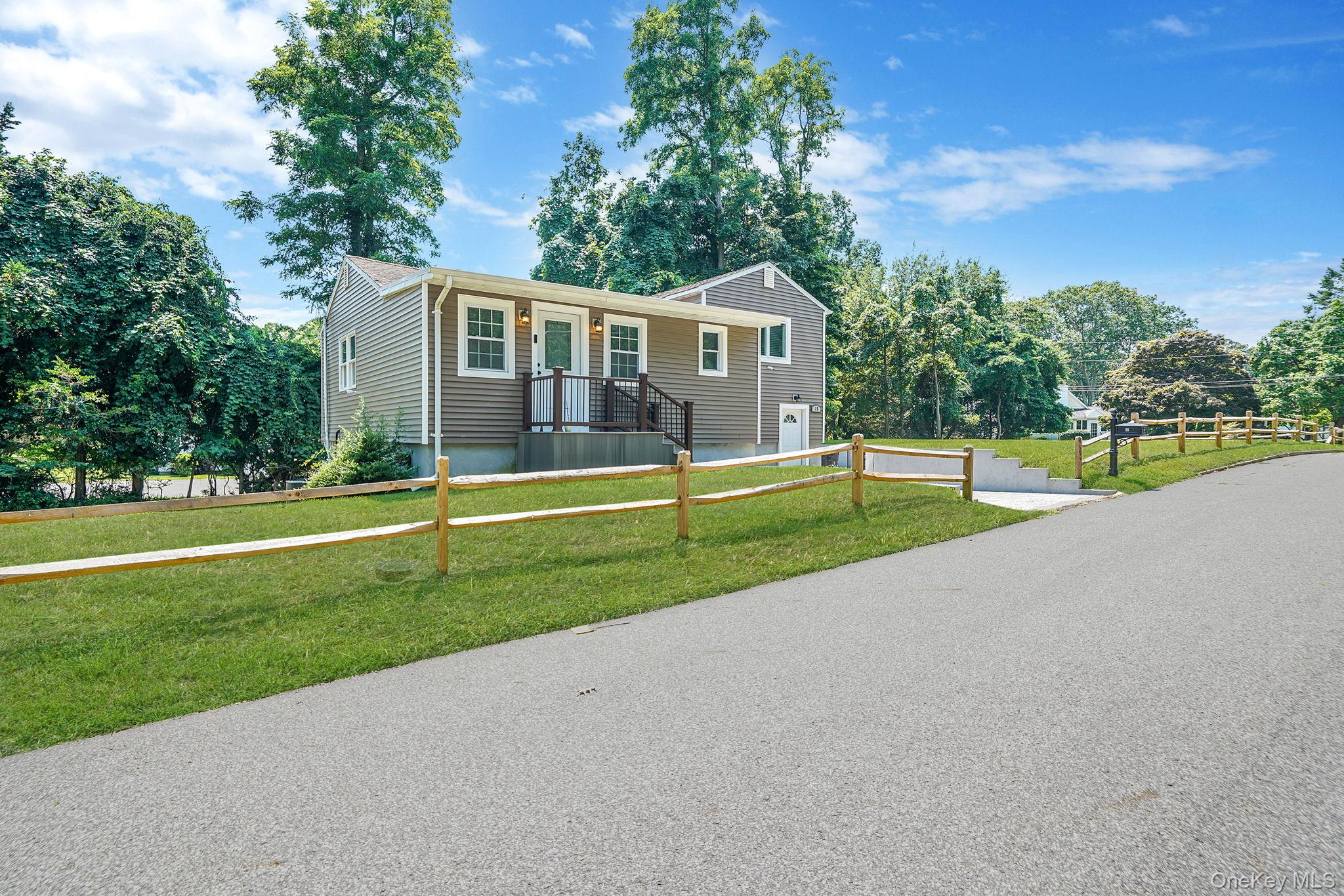 25 Cherry Lane, Wading River, NY 11792