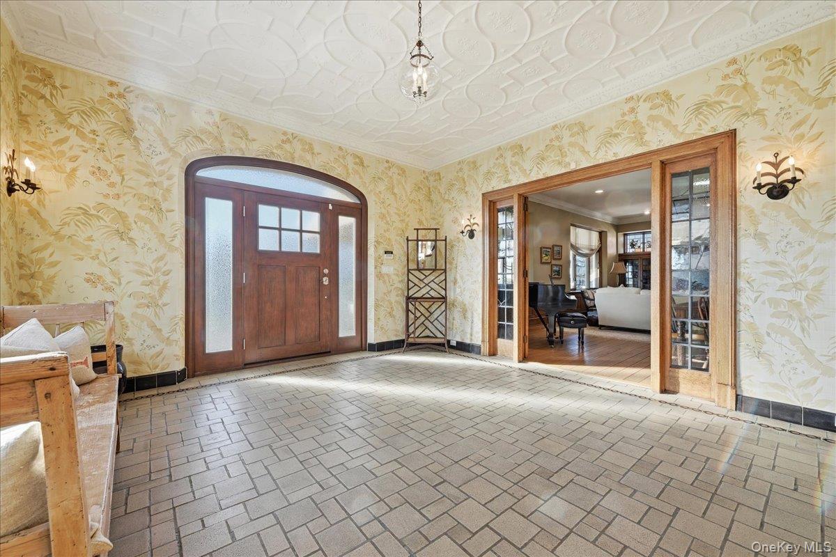 156 Beach 147th Street, Neponsit, NY 11694