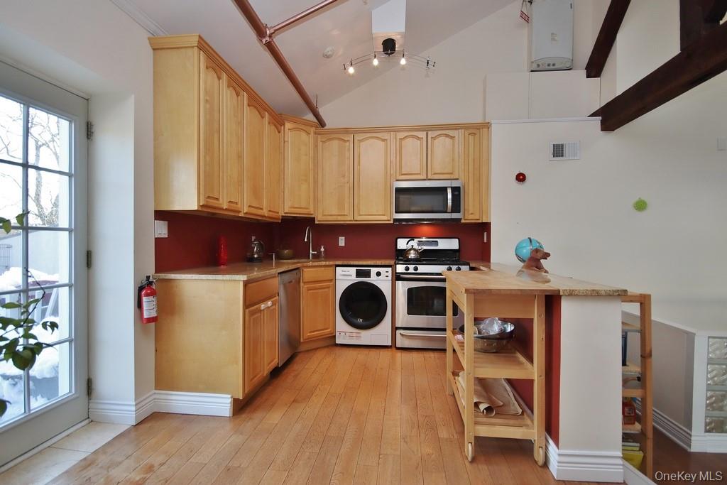 88 Broadway # PH1, Ossining, NY 10562