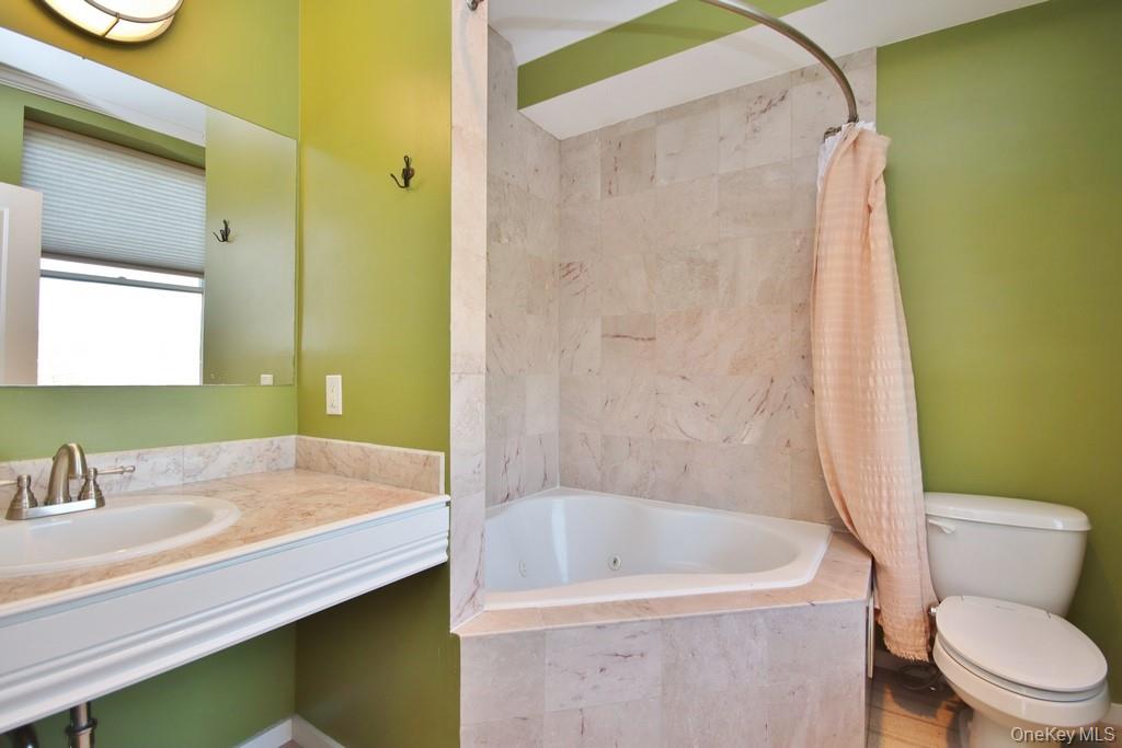 88 Broadway # PH1, Ossining, NY 10562