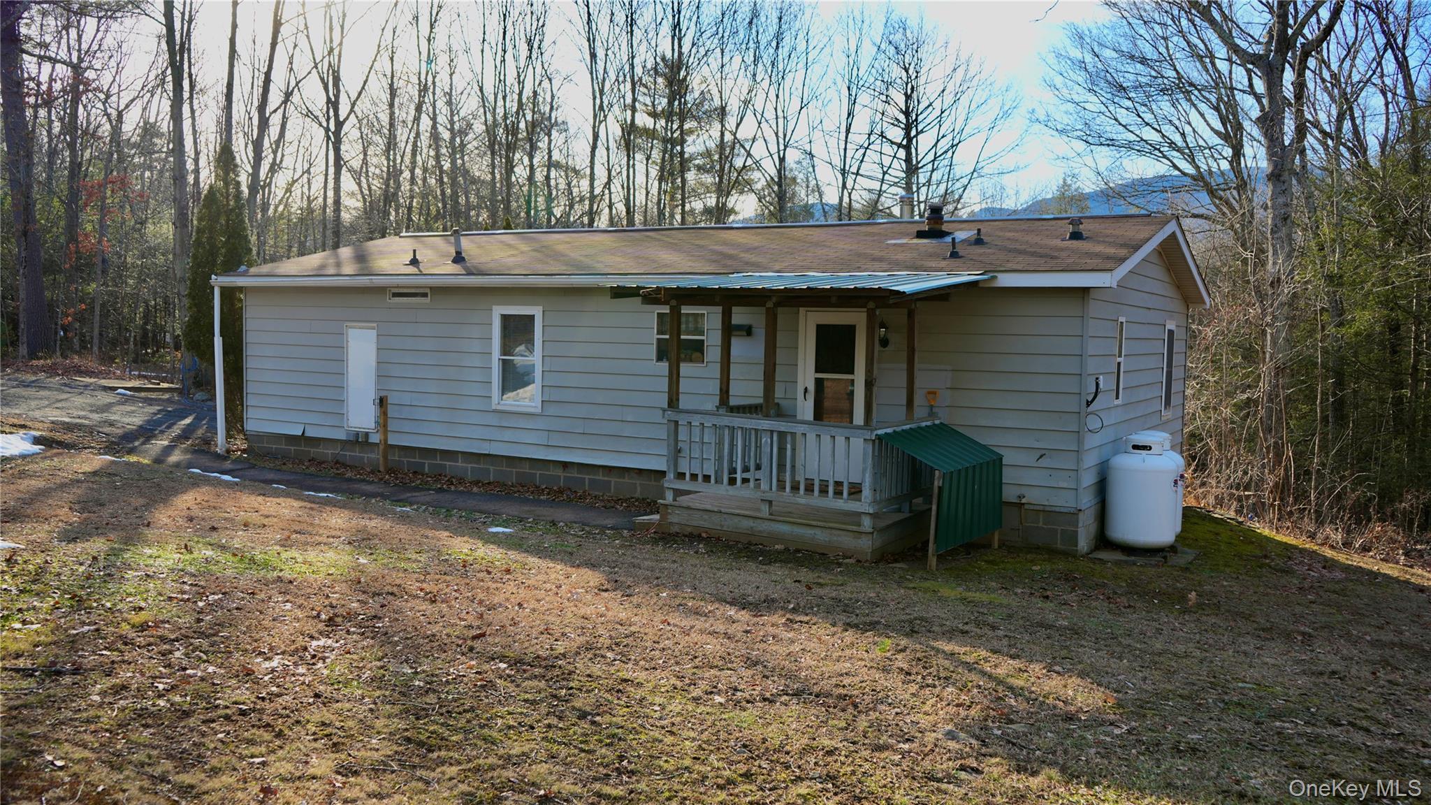 30 Spruce Lane, Saugerties, NY 12477