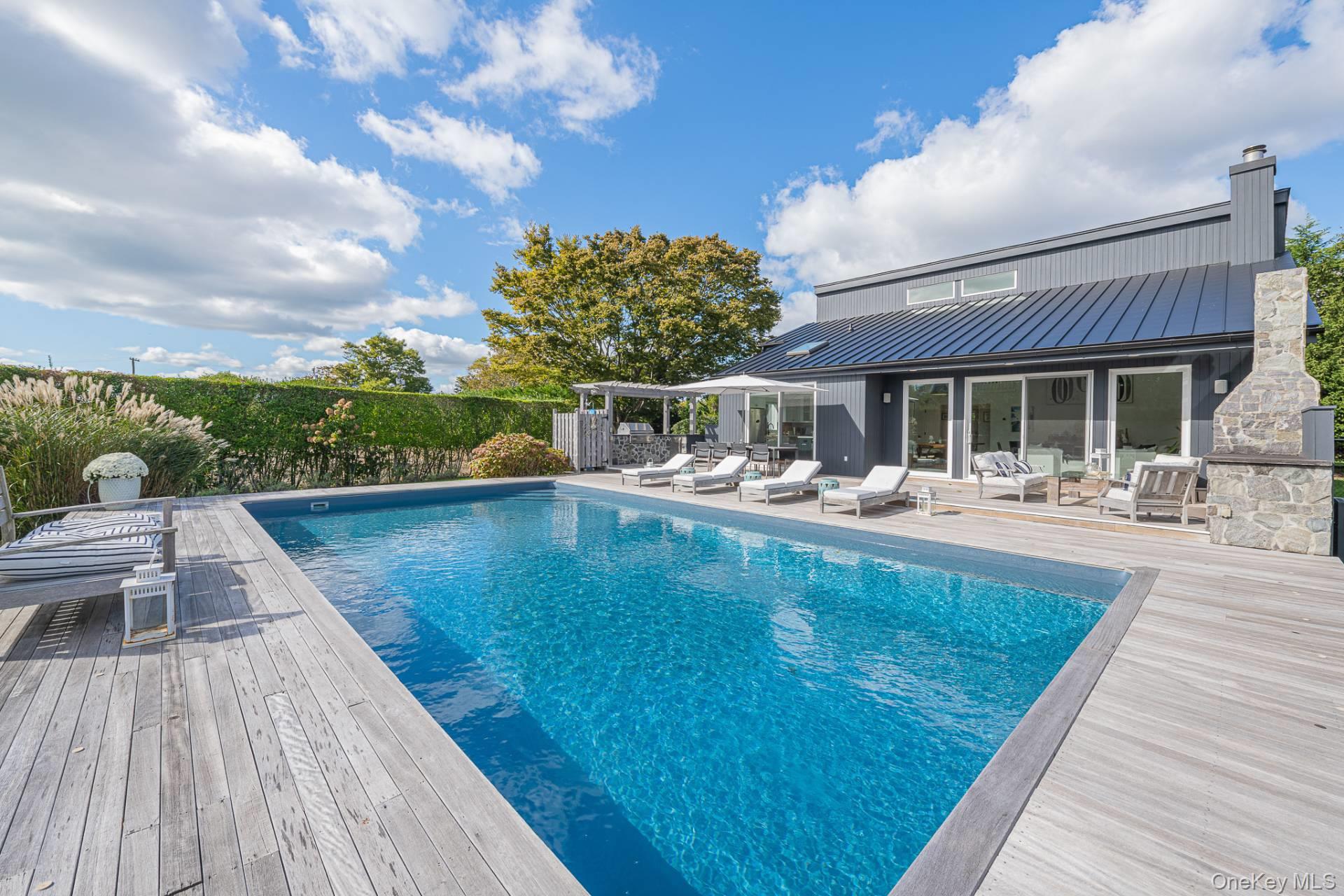 40 Library Avenue, Westhampton Beach, NY 11978