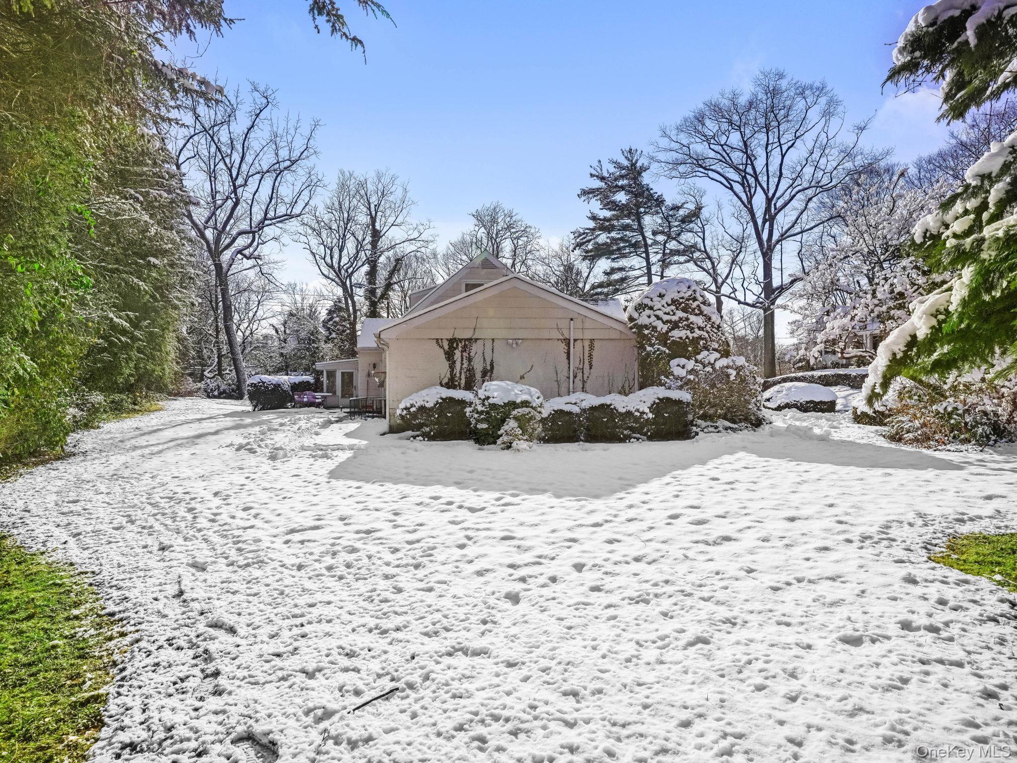 1 Village Lane, Bronxville, NY 10708