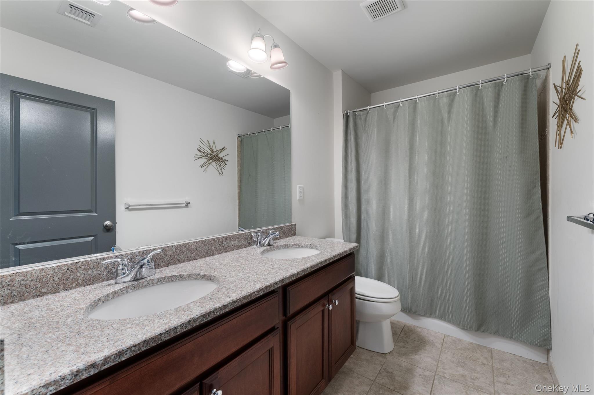 108 Boxwood Circle, Hopewell Junction, NY 12533