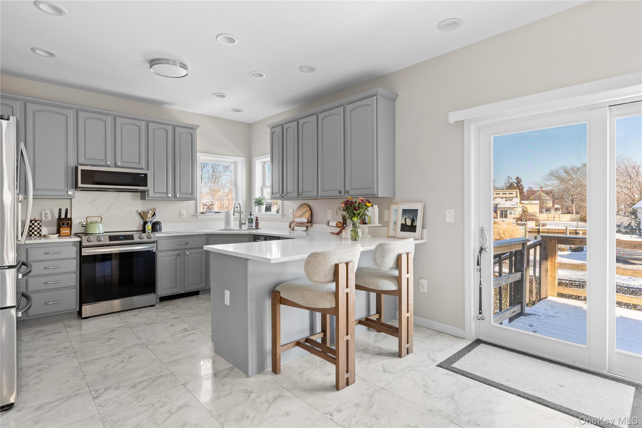 65 Ocean Avenue, Bay Shore, NY 11706