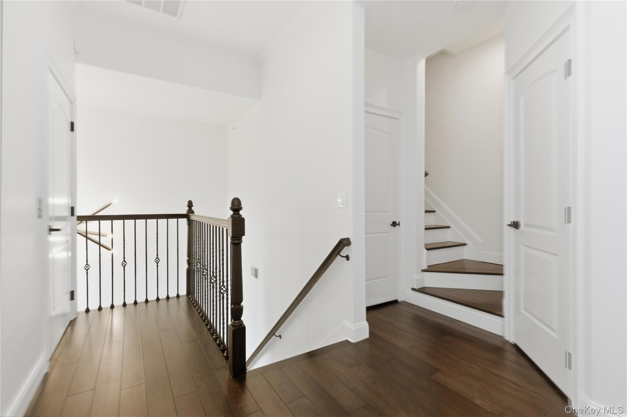 428 Trotting Lane # 428, Westbury, NY 11590