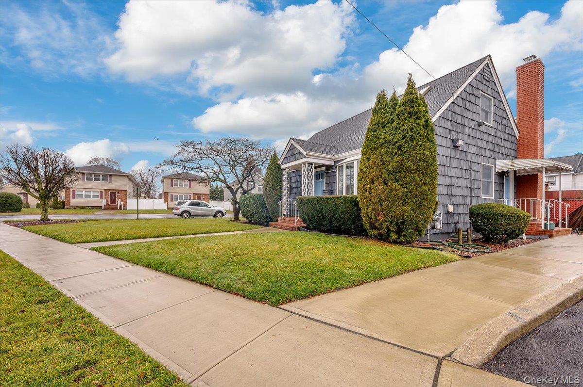 150 Park Avenue, Hicksville, NY 11801