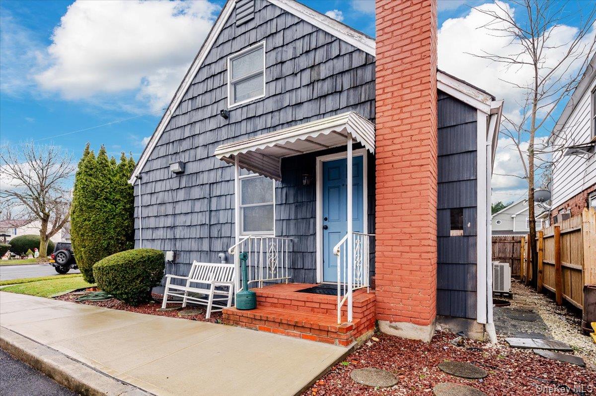 150 Park Avenue, Hicksville, NY 11801