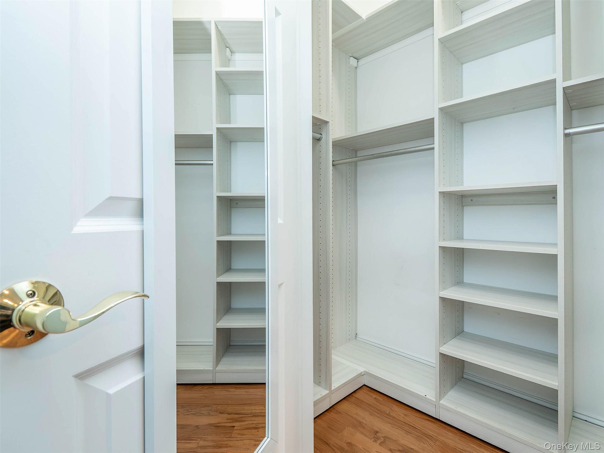 229 Miro Place # 422, Port Washington, NY 11050