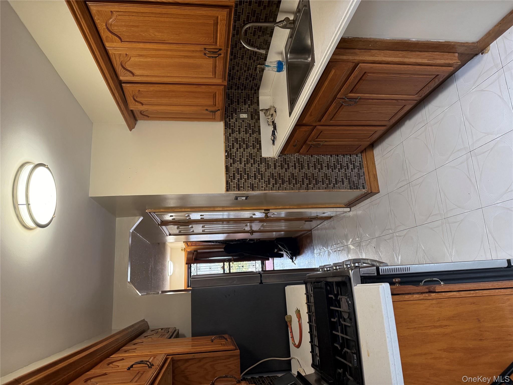 918 E 81st Street, Brooklyn, NY 11236