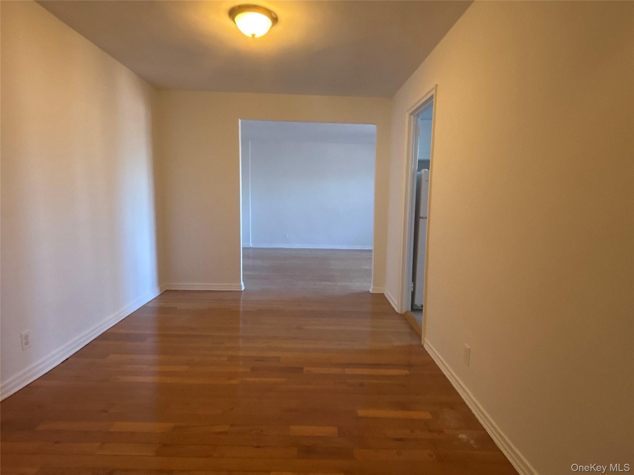 23 Schenck Avenue # 2CE, Great Neck, NY 11021