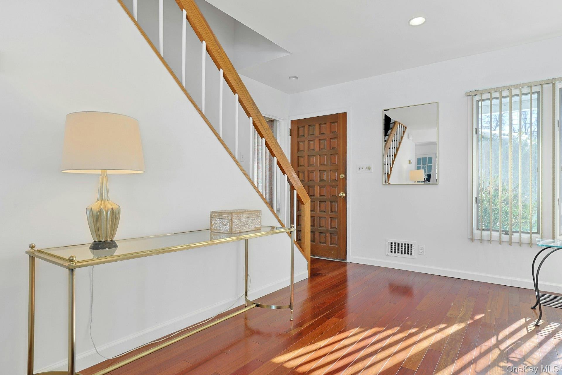 32 Lambert Lane, New Rochelle, NY 10804