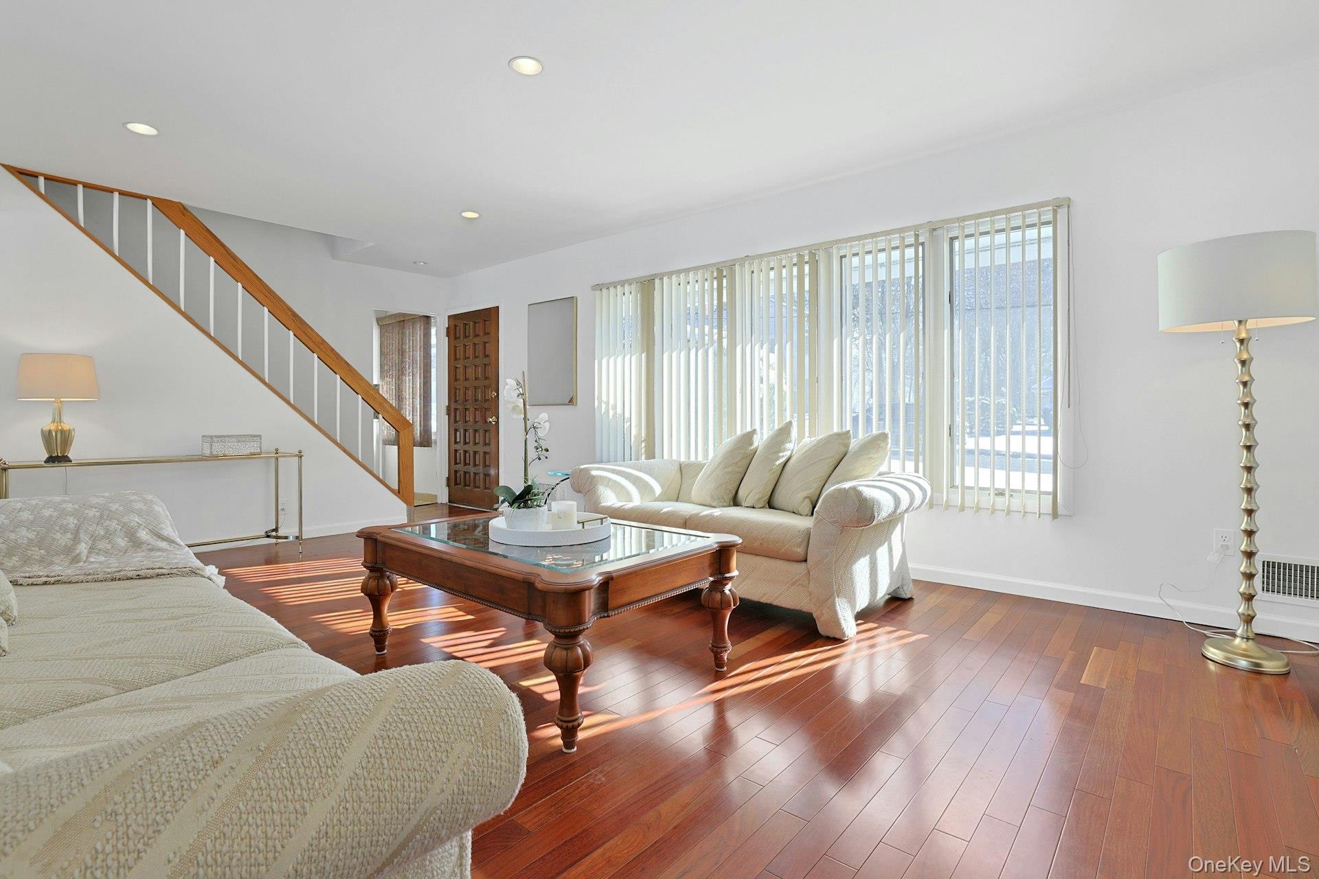 32 Lambert Lane, New Rochelle, NY 10804