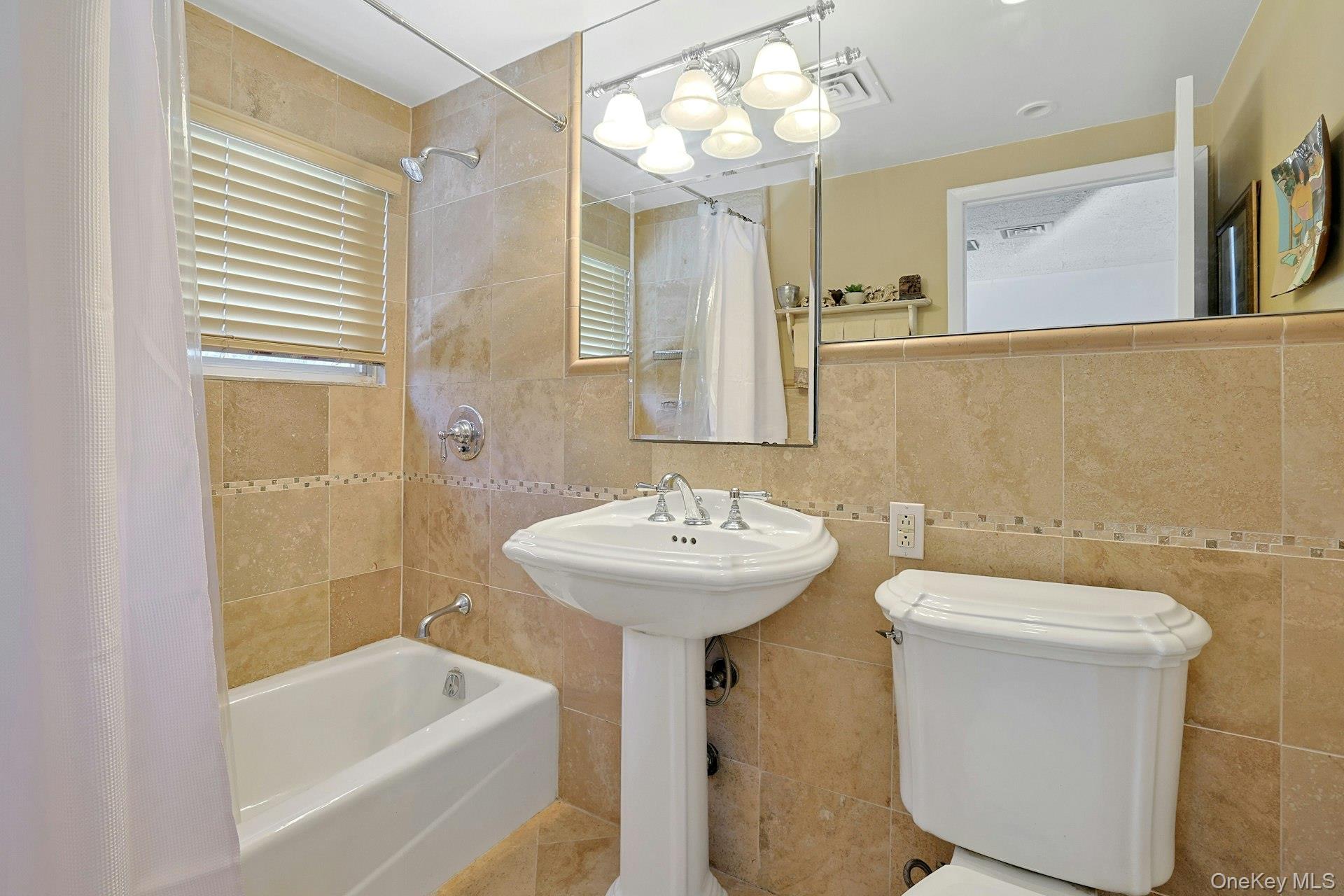 32 Lambert Lane, New Rochelle, NY 10804