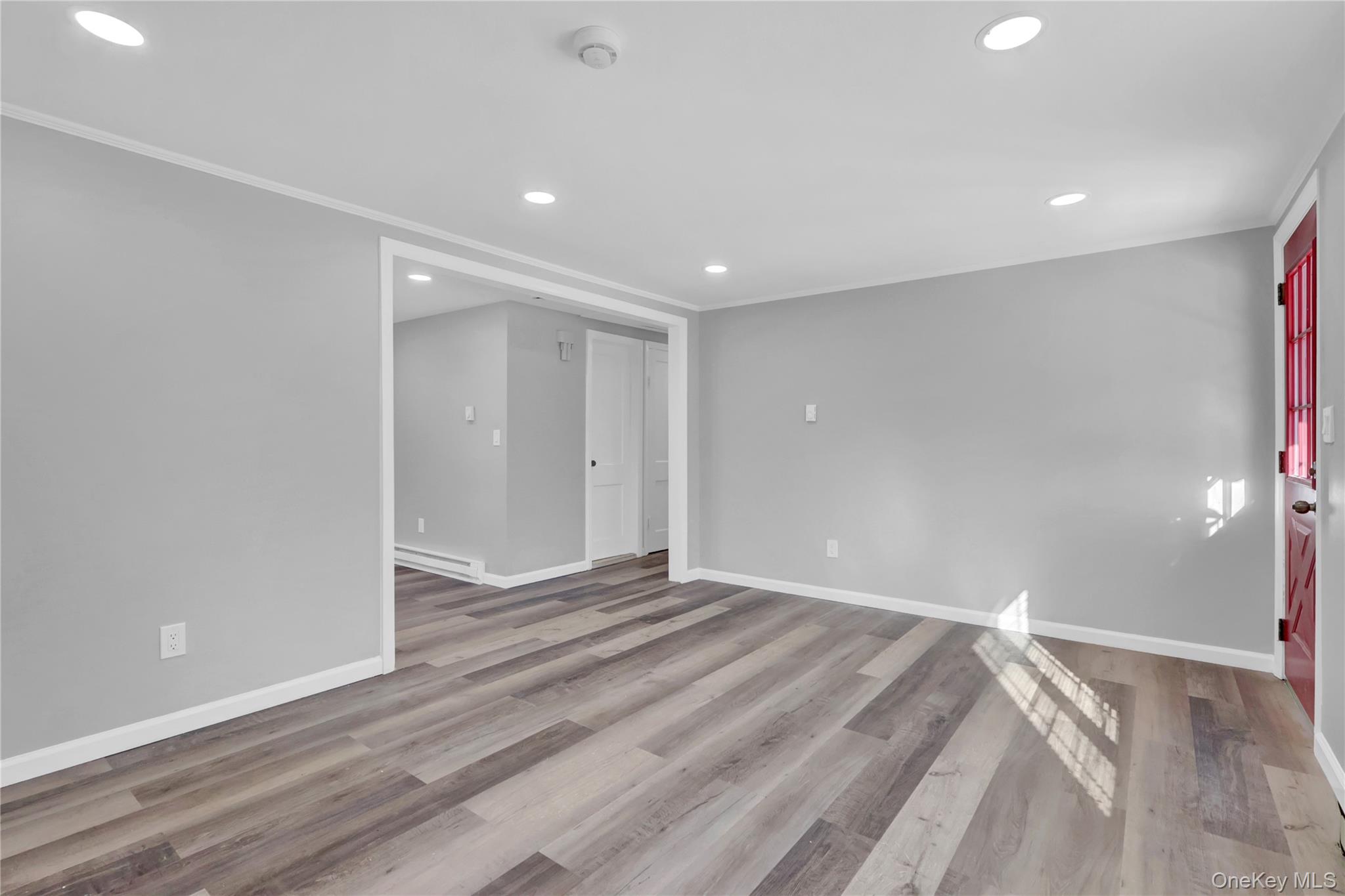 81 Oakside Road, Smithtown, NY 11787