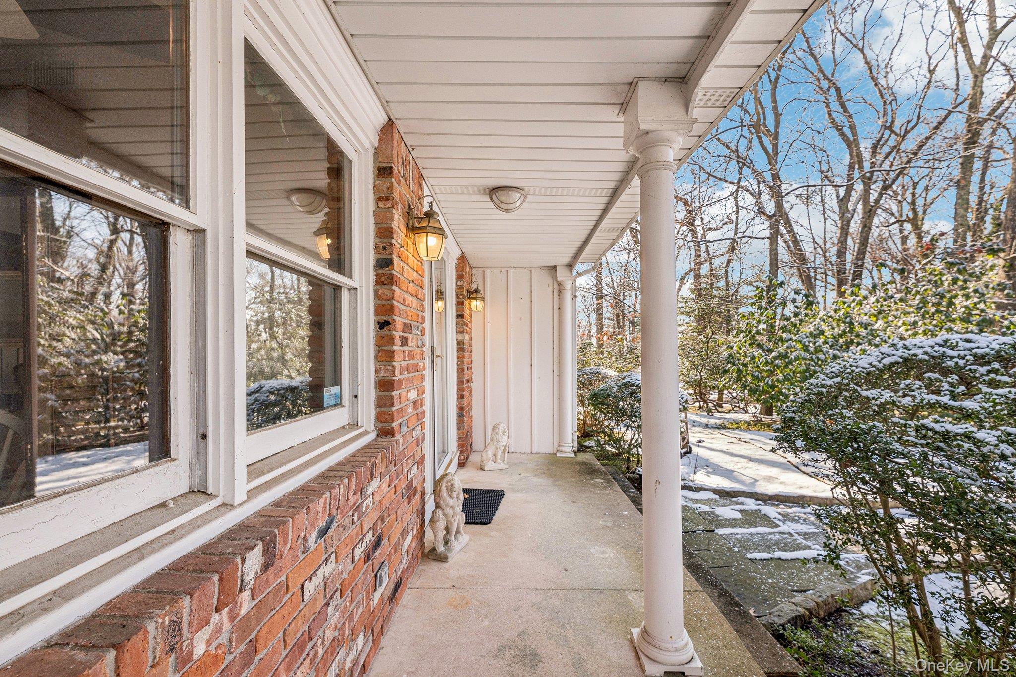 11 Lodge Ln, Belle Terre, NY 11777