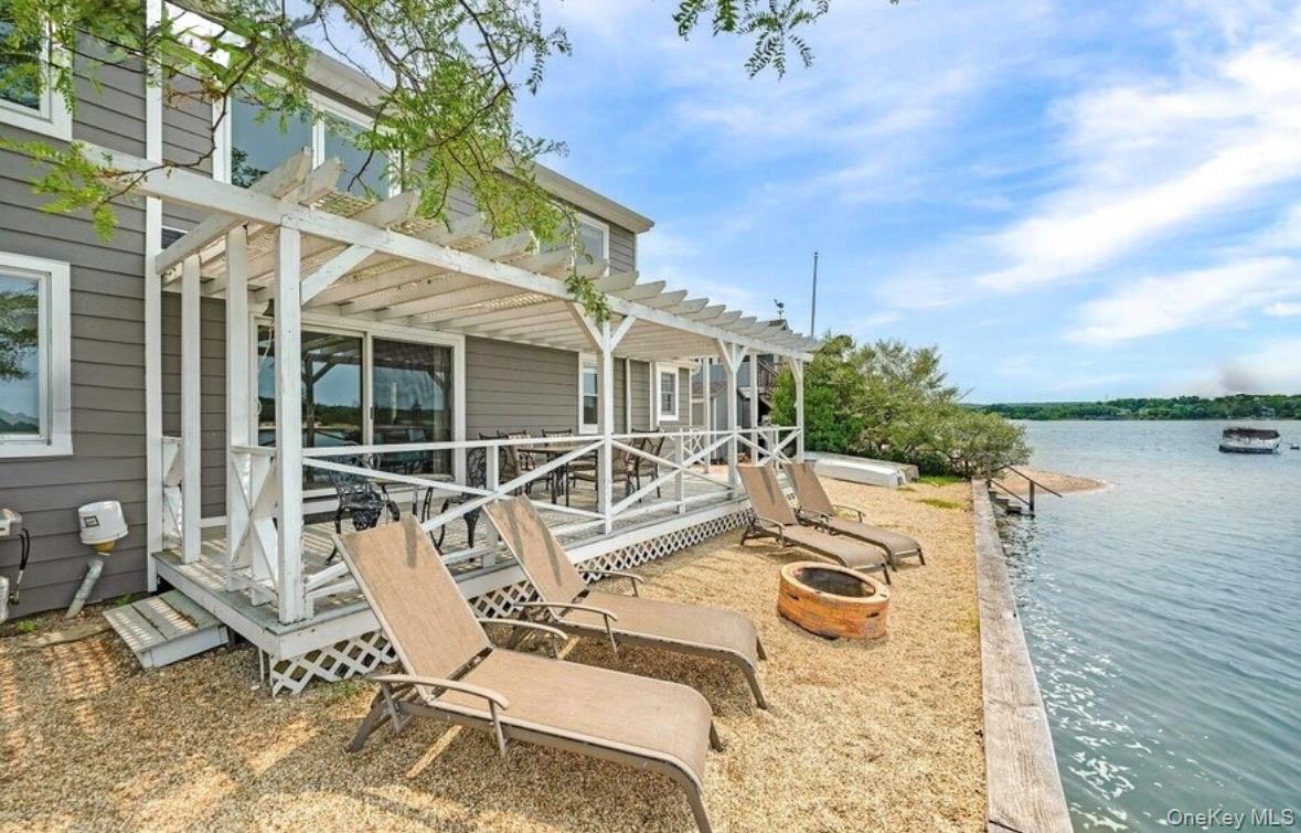 286 Towd Point Road, Southampton, NY 11968